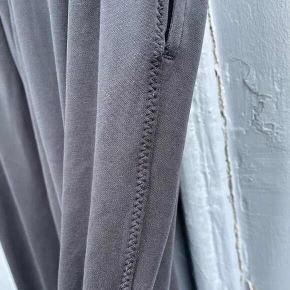 Fabletics Lightweight High Rise Black Jogger  Pants, size L - Picture 4 of 5